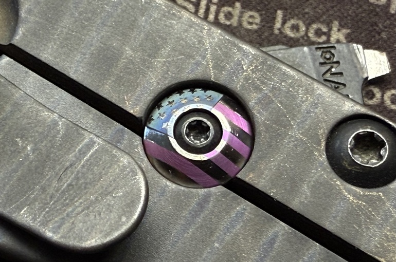 US Flag LBS Button image